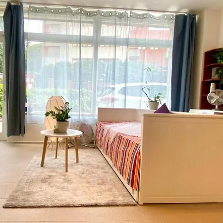 2 L Ground Floor Free Parking *
