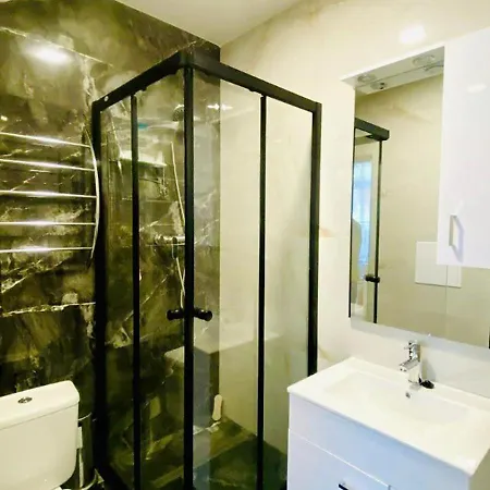 2 L Ground Floor Free Parking * Praga