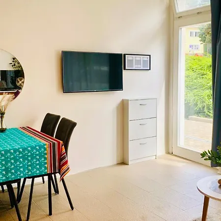Free Parking - - Private - Ground Floor - Near Center Apartment Prague